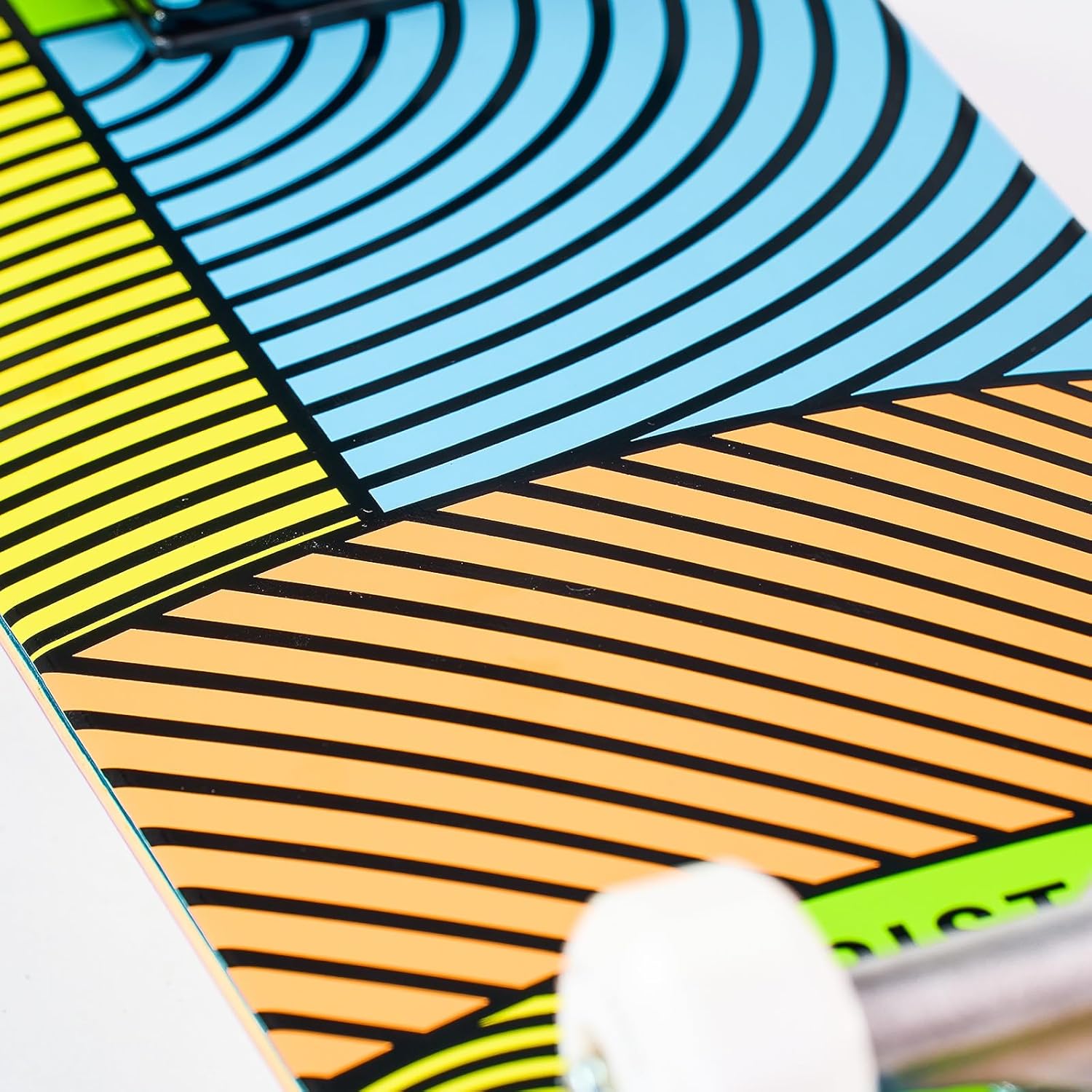 GEOMETRIC SKATEBOARD - COMPLETE